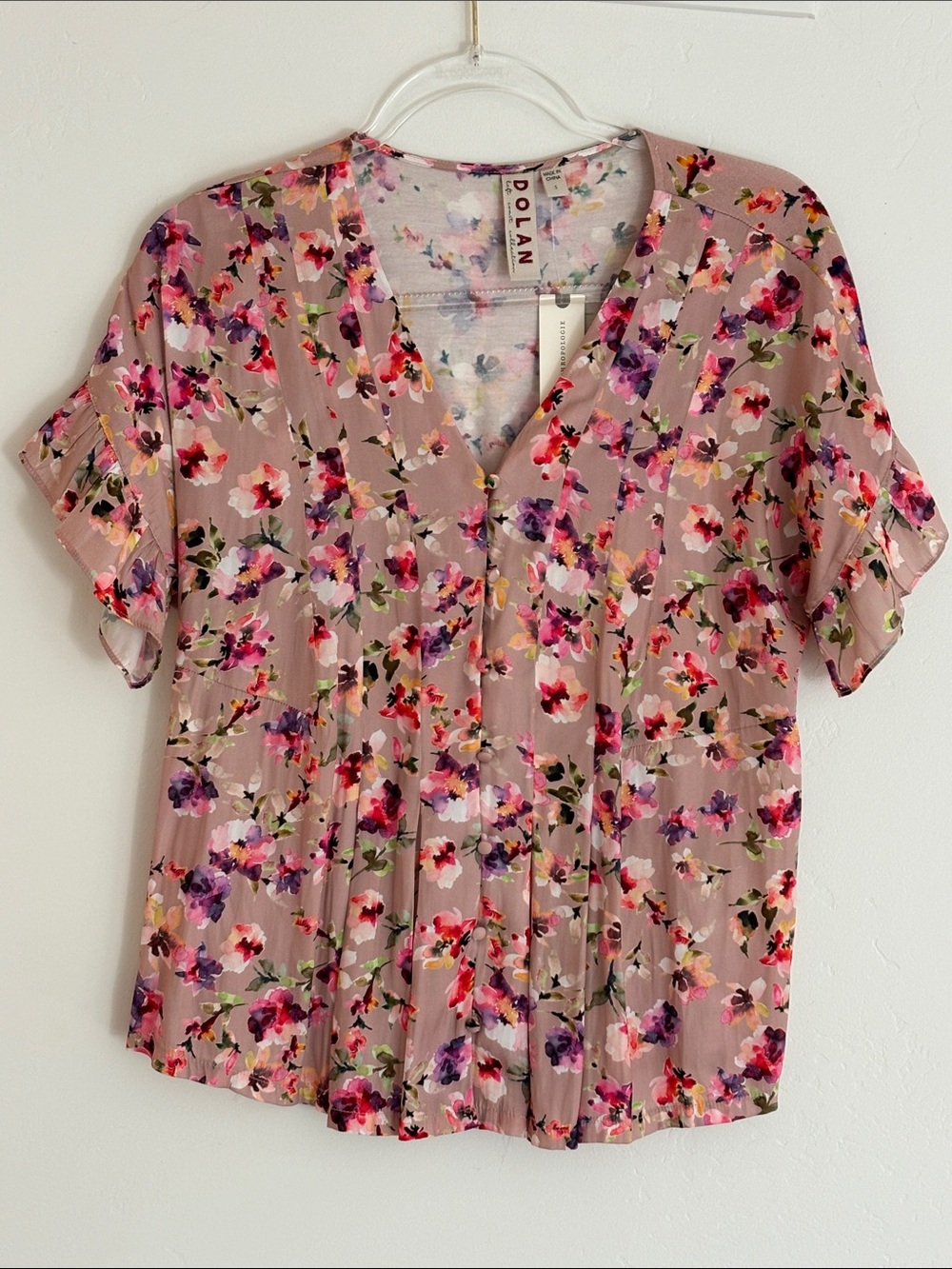 Dolan Dusty Lavender Floral V‑Neck Short Sleeve Blouse